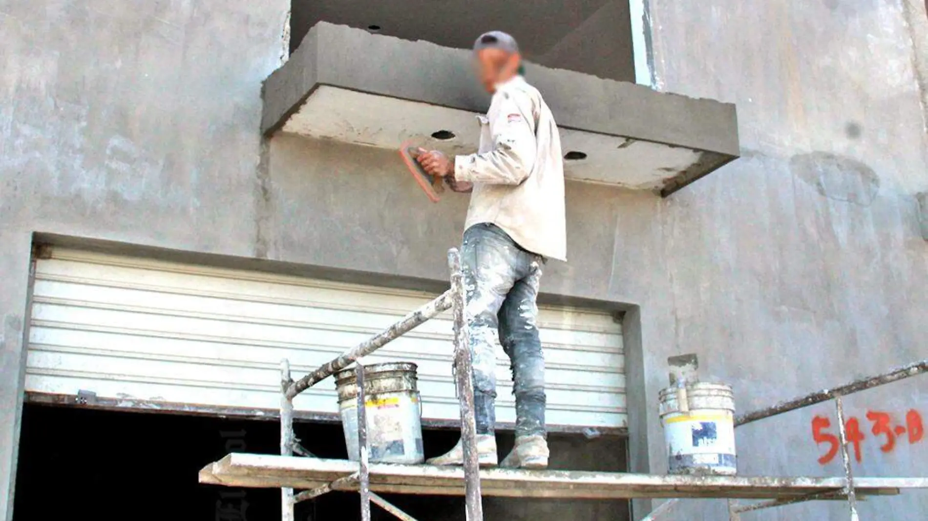 trabajadores de la construccion albañil